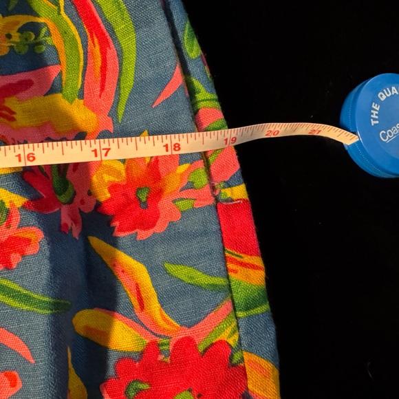 J. Crew linen floral mini skirt, with pockets!
Size 8 - Picture 6 of 10